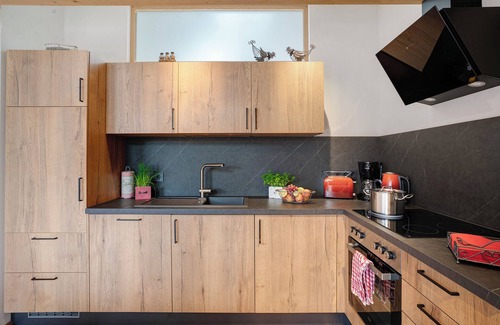 Hoslwang Apartment | Apartment 'Neubau - Freundliche' with Mountain View, Shared Garden and Wi-Fi