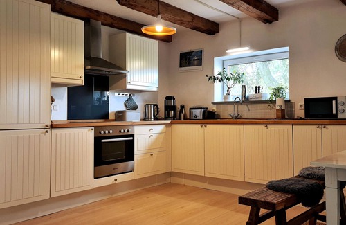 Meldorf Apartment | Apartment 'Nordsee- Ferienwohnung Im Speicher' with Wi-Fi