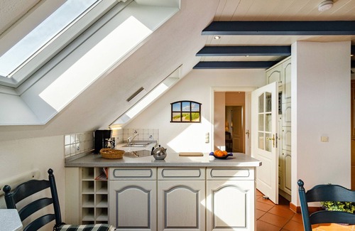 Krummhoern Apartment | Apartment 'Ostfriesland' with Private Terrace and Private Garden