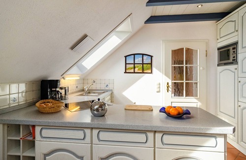 Krummhoern Apartment | Apartment 'Ostfriesland' with Private Terrace and Private Garden