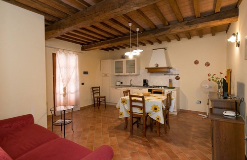 Santa Luce Apartment | Apartment "Oleandro" with Shared Garden & Wi-Fi