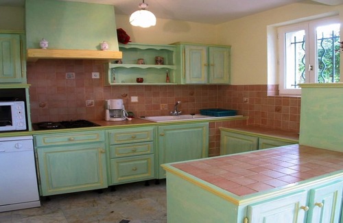 Lauris Cottage | Apartment on garden level with terrace and access to the swimming pool