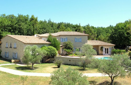 Lauris Cottage | Apartment on garden level with terrace and access to the swimming pool