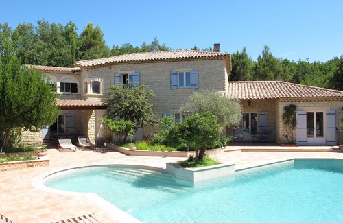 Lauris Cottage | Apartment on garden level with terrace and access to the swimming pool