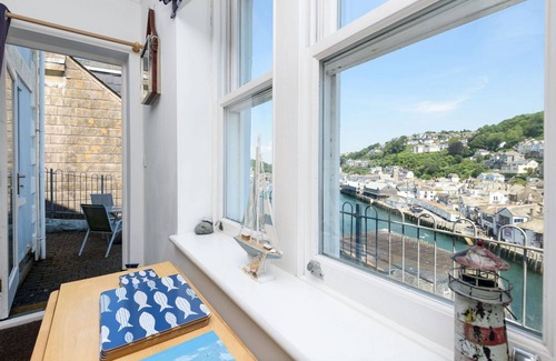 West Looe House | Apartment on the harbour with great views