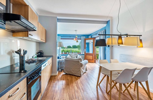 Kronsgaard Apartment | Apartment 'Ostseeblick Fewo 4' with Private Terrace and Wi-Fi