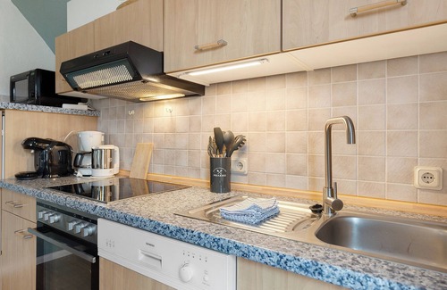 Kronsgaard Apartment | Apartment 'Ostseeblick Fewo 10-' with Private Terrace and Wi-Fi