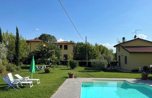 Cortona House | Apartment "Papà Giuseppe La Cantina" with Shared Pool & Wi-Fi