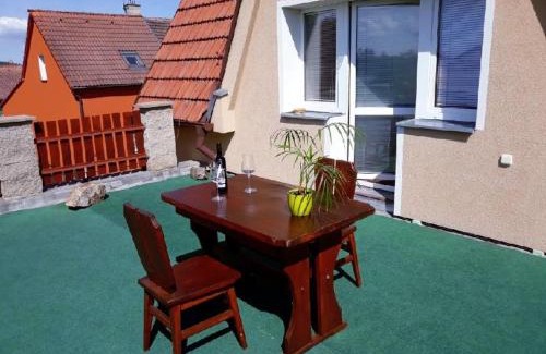Unhost Apartment | Apartment Patera