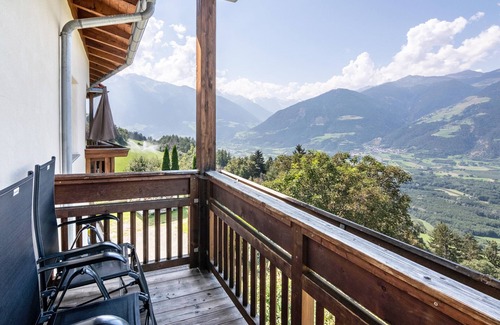Sluderno Apartment | Apartment 'Patztauhof Tartscher Bühel' with Mountain View, Private Terrace and Wi-Fi