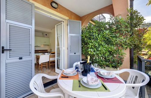 Pietra Ligure Apartment | Apartment 'Pian Dei Boschi B4104' with Shared Pool, Wi-Fi and Air Conditioning