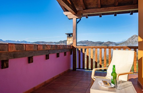 Santianes de Ola Apartment | Apartment 'Picos' with Mountain View, Shared Garden and Wi-Fi