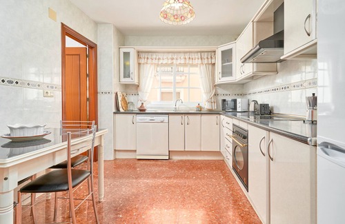 La Cala del Moral Apartment | Apartment 'Piso Mar y Sol' with Sea Views, Private Terrace and Air Conditioning