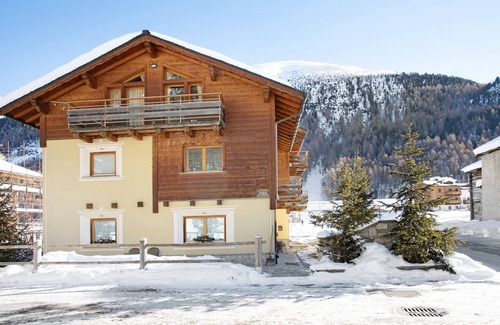 Livigno Apartment | Apartment "Piz Filone" with Mountain View, Wi-Fi