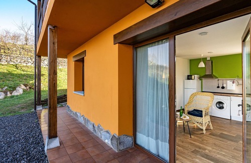 Santianes de Ola Apartment | Apartment 'Prao' with Mountain View, Private Terrace and Wi-Fi