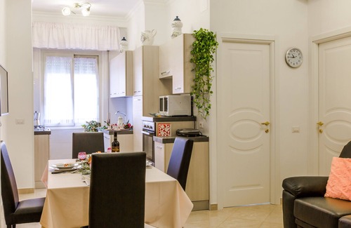 Vatican Apartment | Apartment "Primavera holidayhouse” center Rome 100mt from Vatican Free Wifi