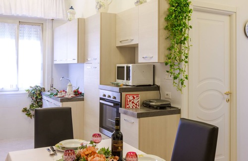 Vatican Apartment | Apartment "Primavera holidayhouse” center Rome 100mt from Vatican Free Wifi