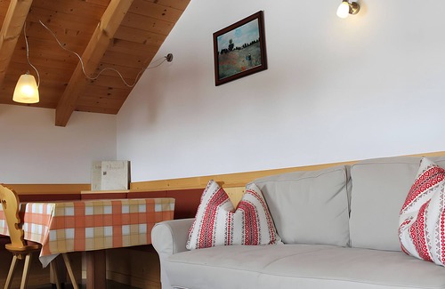 La Valle Apartment | Apartment 'Pütia' with Mountain View, Shared Terrace and Wi-Fi
