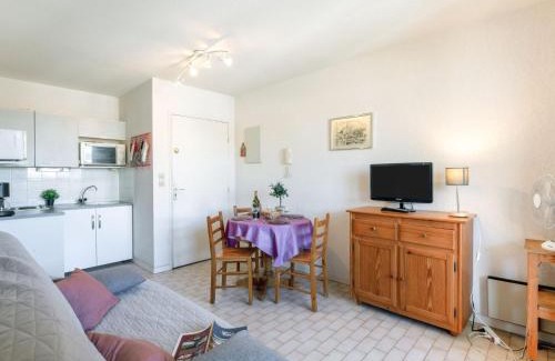 Sainte-Maxime City Centre Apartment | Apartment Régina-2 by Interhome