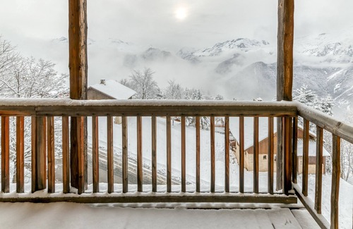 Villard-Reculas Apartment | Apartment 'Regain 7' with Mountain View and Balcony