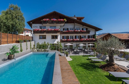 Tesimo Apartment | Apartment 'Residence Alpina Family Nr 10' with Shared Pool, Balcony and Wi-Fi