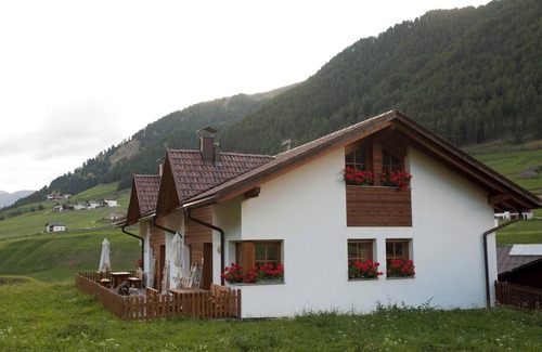 Curon Venosta Apartment | Apartment "Rieglhof Maisel" with Mountain View, Garden & Wi-Fi