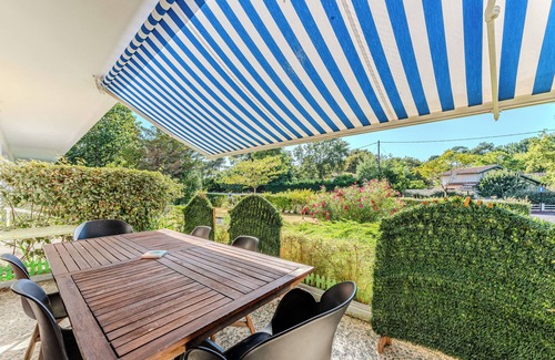 Arcachon Apartment | Apartment 'Rose Mousse' with Private Terrace, Shared Garden and Wi-Fi