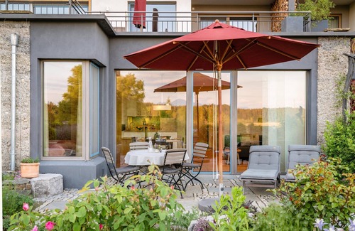 Pelham Apartment | Apartment "Rosengarten" with Lake View, Private Terrace & Wi-Fi