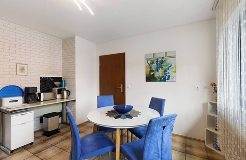 Lang-Gons Apartment | Apartment 'Rosita' with Balcony and Wi-Fi