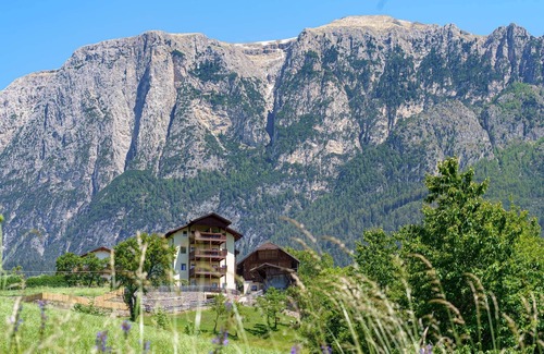 Fie allo Sciliar Apartment | Apartment 'Salbei' with Mountain View, Private Terrace and Wi-Fi