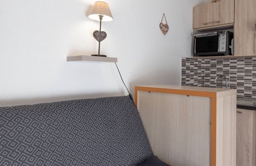Samoens Apartment | Apartment 'Samoëns Centre -4 Pers' with Mountain View, Balcony and Wi-Fi