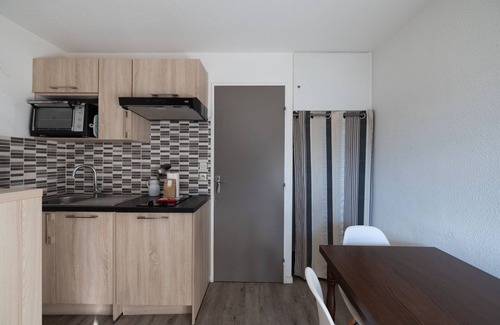 Samoens Apartment | Apartment 'Samoëns Centre -4 Pers' with Mountain View, Balcony and Wi-Fi