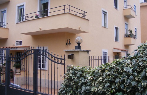 Aurelio Apartment | APARTMENT SAN PIETRO AREA UP TO 9 PLACES The Accommodations of Papa