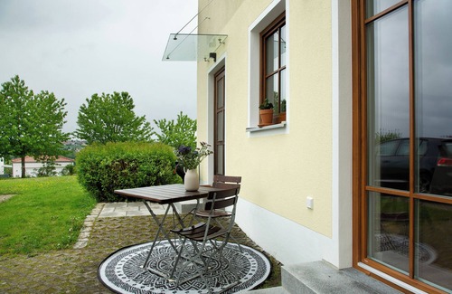 Passau Apartment | Apartment 'Schöanuer Hof - Wohnung Rosalie' with Private Terrace, Wi-Fi and Air Conditioning