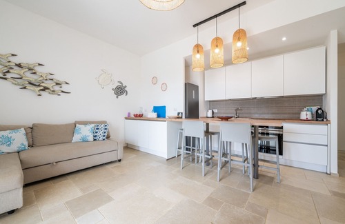 Villasimius Apartment | Apartment 'Simius 2' with Private Terrace and Air Conditioning