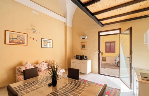 Alezio Apartment | Apartment 'Simone' with Wi-Fi and Air Conditioning