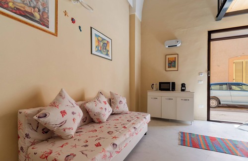 Alezio Apartment | Apartment 'Simone' with Wi-Fi and Air Conditioning
