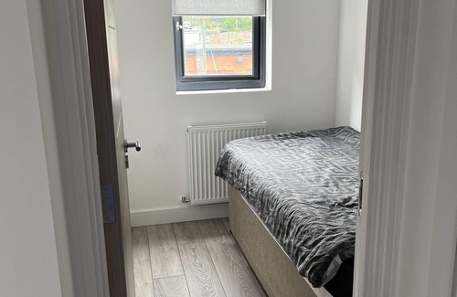 Hendon Apartment | Apartment - Sleeps up to 5 & on-street parking