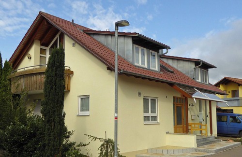 Frickingen Apartment | Apartment 'Sonntag' with Mountain View, Balcony and Wi-Fi