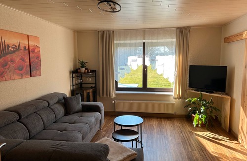 Warthe Apartment | Apartment 'Strey' with Private Garden and Wi-Fi