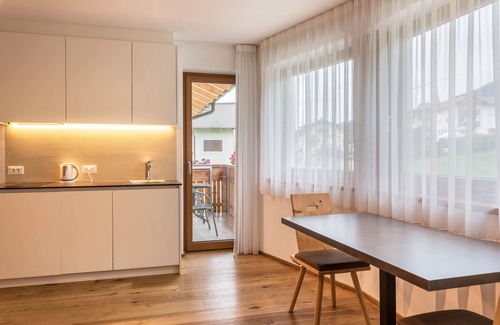 Santo Stefano Apartment | Apartment "Stefansdorf Wohnung 6" with Mountain View, Wi-Fi, Garden, Balcony & BBQ