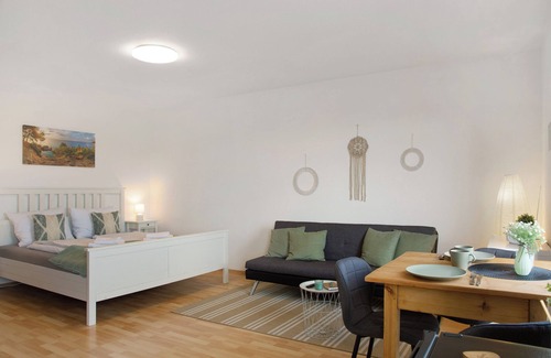 Burghausen Apartment | Apartment 'Stella' with Wi-Fi