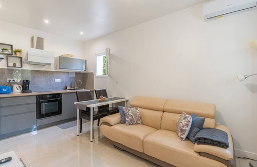 Grand Sud Apartment | Apartment 'Studio Indépendant Avec Jardin' with Wi-Fi and Air Conditioning