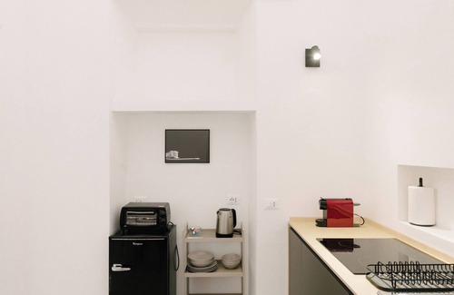 Pescara Apartment | Apartment 'Studio Zeno' with Wi-Fi and Air Conditioning