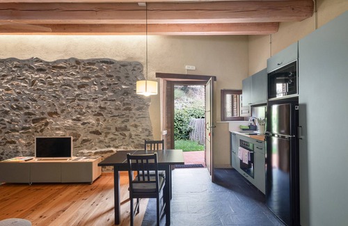 Fogars de Montclus Apartment | Apartment 'Suite 1' with Mountain View, Private Garden and Wi-Fi