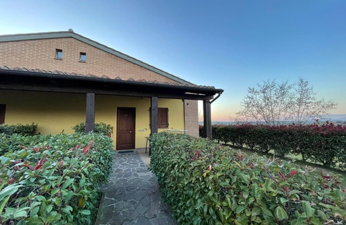 Paciano Apartment | Apartment Swimming Pool and Lake's View