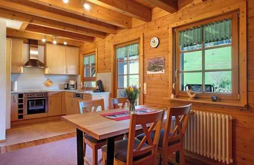 Muehlenbach Apartment | Apartment 'Talblick' with Mountain View, Shared Terrace and Wi-Fi