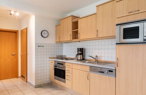 Oberhof Apartment | Apartment 'Tannenblick 2-1' with Shared Garden, Balcony and Wi-Fi