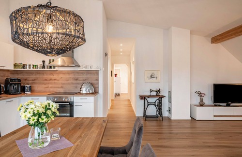 Bruckmuehl Apartment | Apartment 'Terralpin - 98 Qm' with Balcony and Wi-Fi