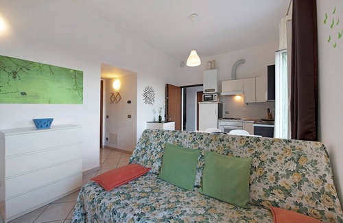 Varazze Apartment | Apartment "Trilocale in villa vista mare Apt 1" with Sea View